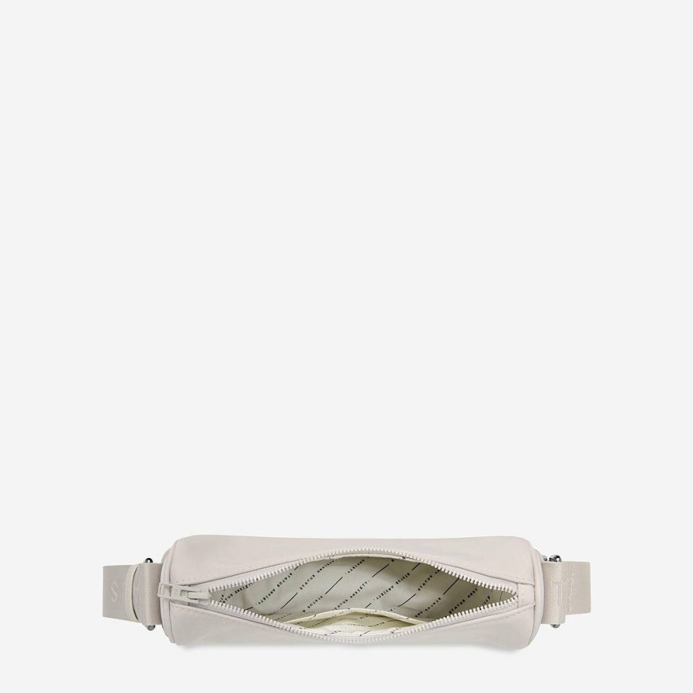 Oyster Women Vida Recycled Bag - Oyster Crossbody Status Anxiety - Image 5