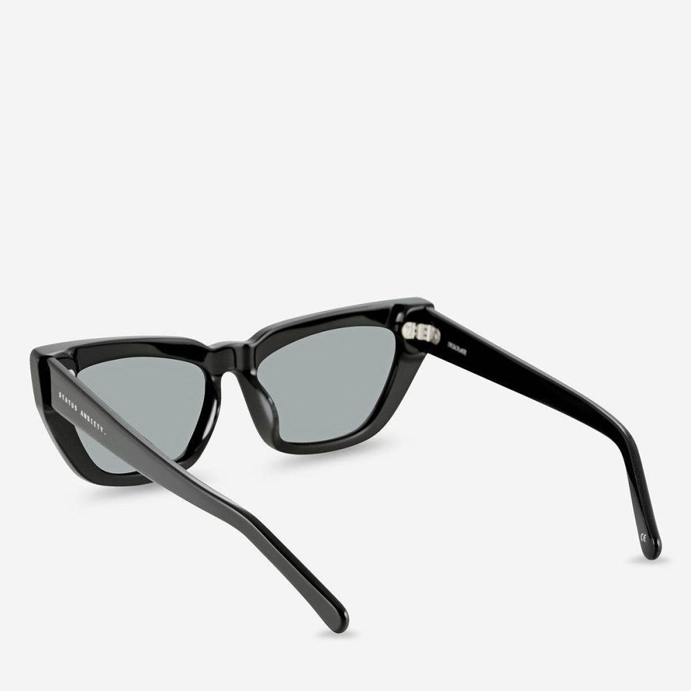Status Anxiety Desolate Sunglasses - Black Sunglasses Women Black - Image 4