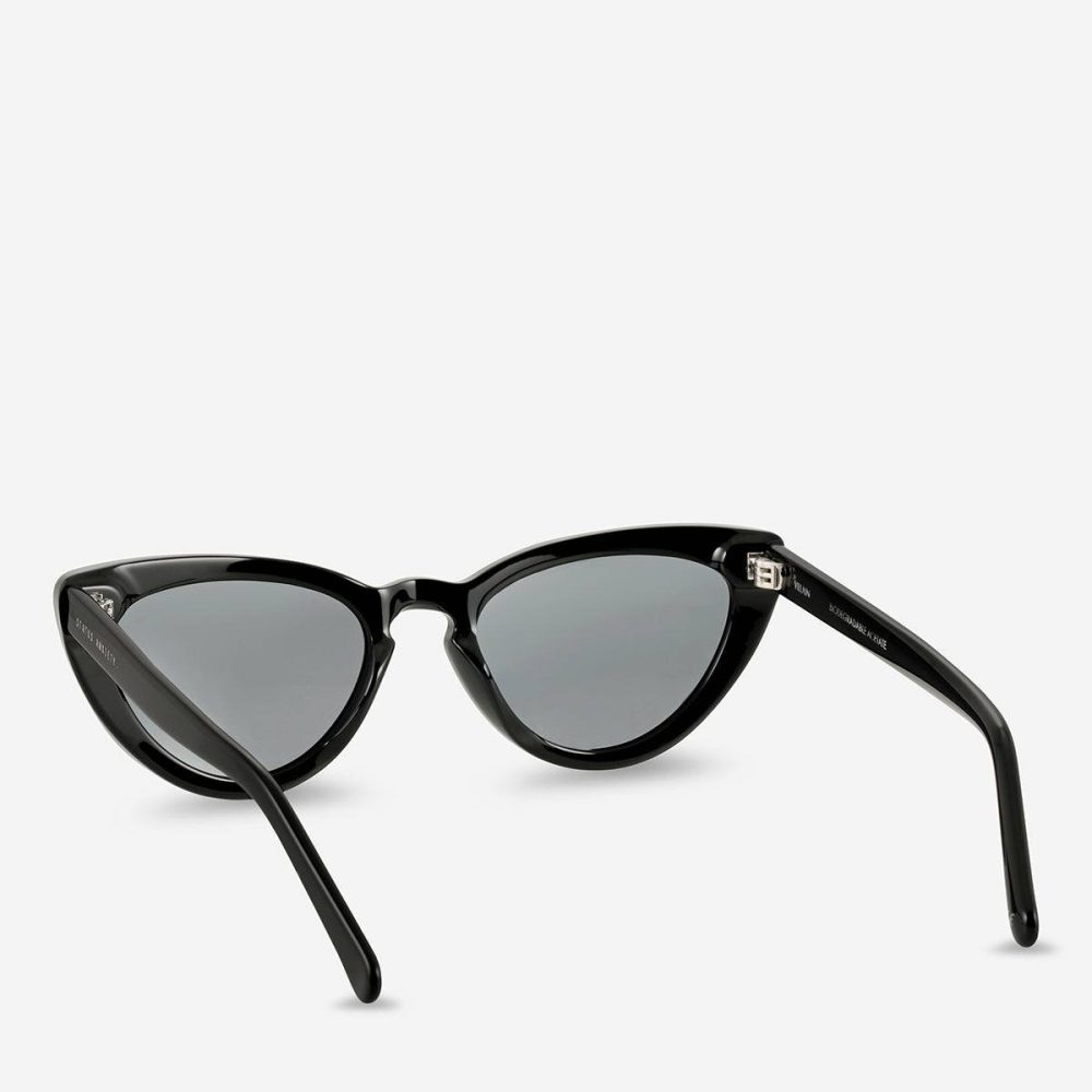 Status Anxiety Sunglasses Villain Sunglasses - Black Black Women - Image 4